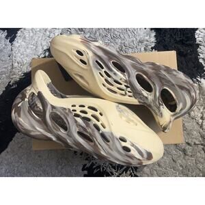 Size 15 - adidas Yeezy Foam RNNR MX Cream Clay brand new